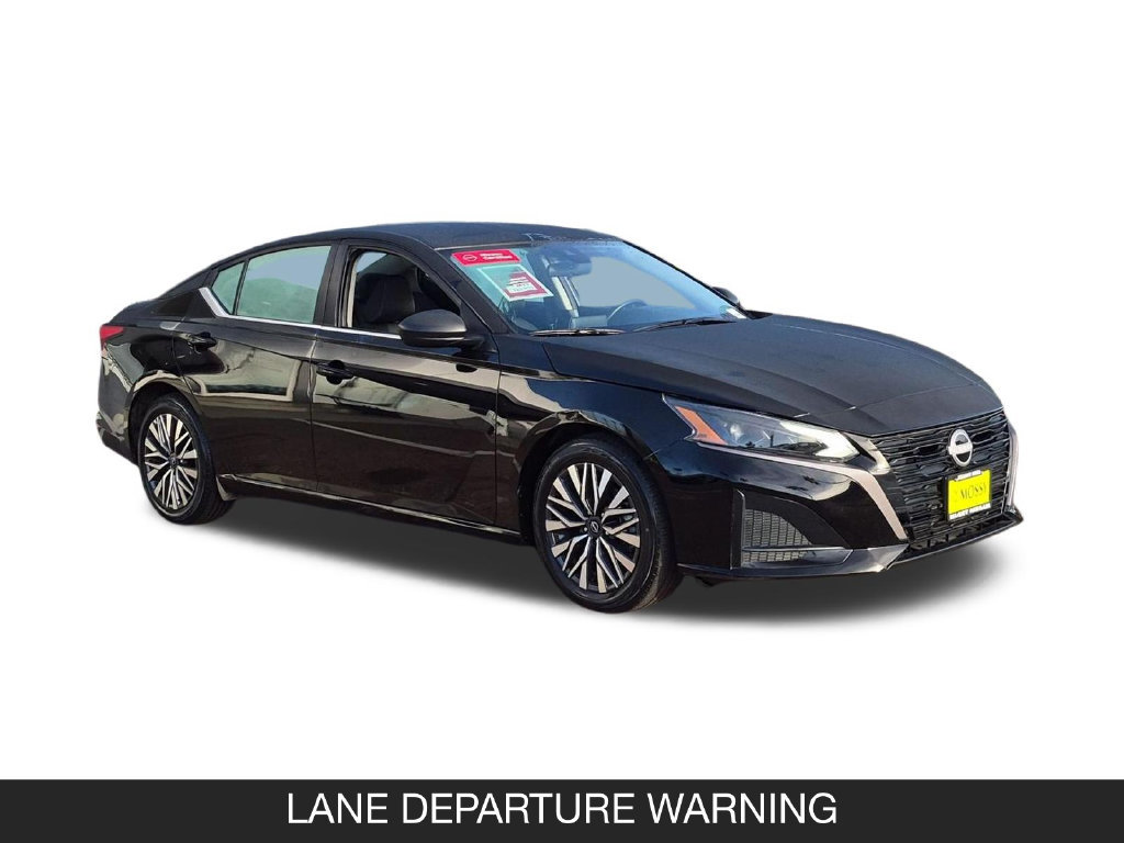 Certified 2026 Nissan Altima 2.5 SV FWD image 2