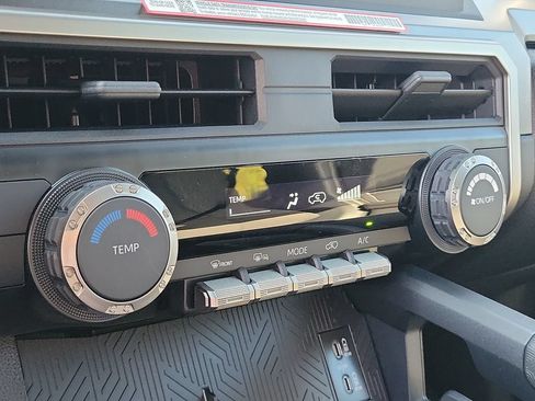 New 2026 Toyota 4Runner SR5 AWD/4WD image 16