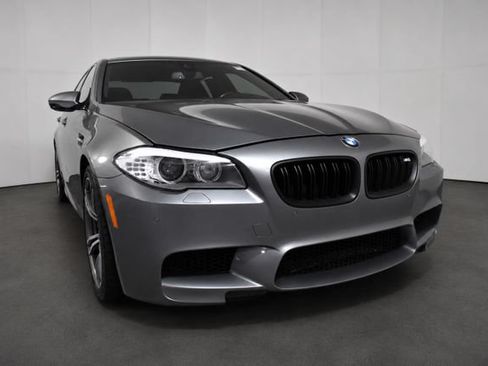 Used 2013 BMW M5 RWD image 3