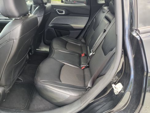 Used 2024 Jeep Compass Latitude AWD/4WD image 29
