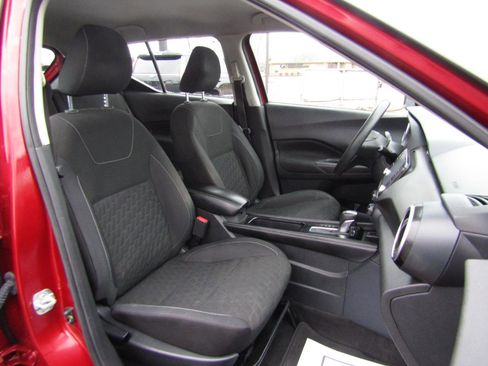 Used 2021 Nissan Kicks SV image 27