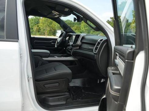 Used 2022 RAM 1500 Big Horn AWD/4WD image 17