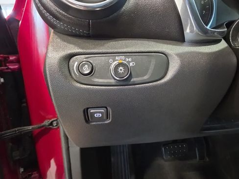 Used 2019 Chevrolet Blazer LT FWD image 21