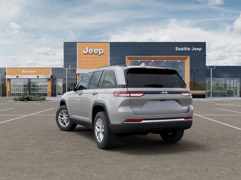New 2026 Jeep Grand Cherokee Laredo X AWD/4WD image 4