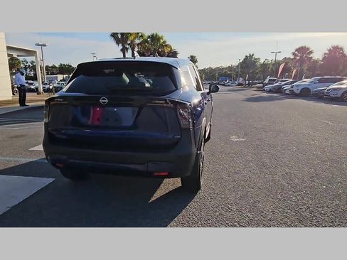 Used 2025 Nissan Kicks SV image 30