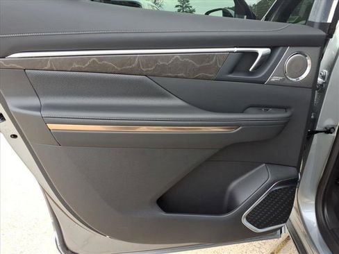 New 2026 Buick Enclave Avenir image 17