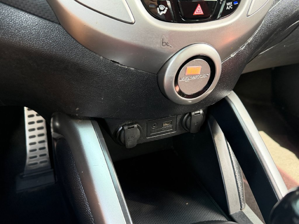 Used 2012 Hyundai Veloster w/ Style Pkg FWD image 20
