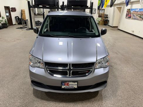 Used 2019 Dodge Grand Caravan SE FWD image 5