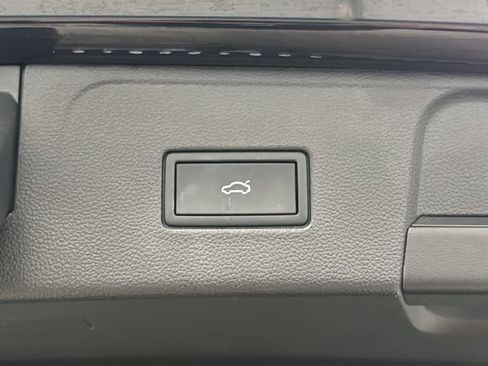 Used 2023 Volkswagen Atlas SEL Premium AWD/4WD image 33