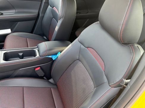 New 2026 Nissan Kicks SR w/ Cold Weather Package FWD image 19