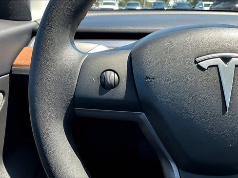 Used 2020 Tesla Model 3 Standard Range Plus RWD image 22