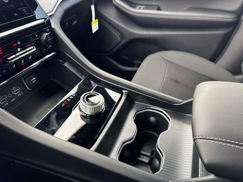 New 2025 Jeep Grand Cherokee Laredo w/ Luxury Tech Group I image 22