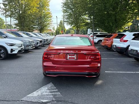 Used 2023 Volvo S60 B5 Plus w/ Climate Package AWD/4WD image 3