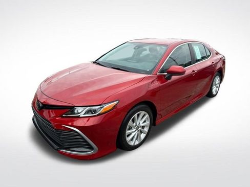 Used 2024 Toyota Camry LE FWD image 3
