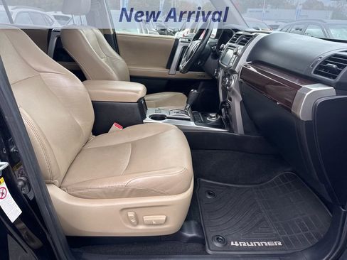 Used 2015 Toyota 4Runner SR5 image 9