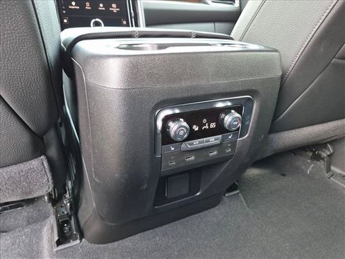 Used 2025 GMC Yukon Denali w/ Denali Reserve Package AWD/4WD image 19