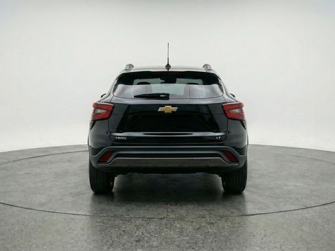 Used 2025 Chevrolet Trax LT w/ LT Convenience Package image 7
