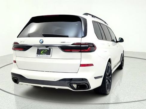 Used 2024 BMW X7 xDrive40i w/ M Sport Package AWD/4WD image 8