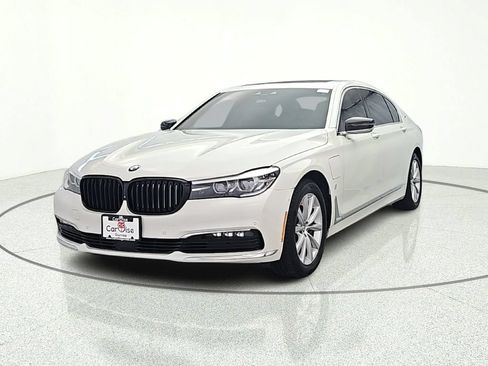 Used 2018 BMW 740e xDrive AWD/4WD image 2