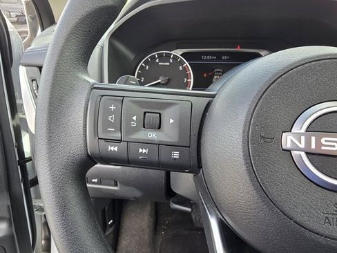 Used 2024 Nissan Rogue SV image 25
