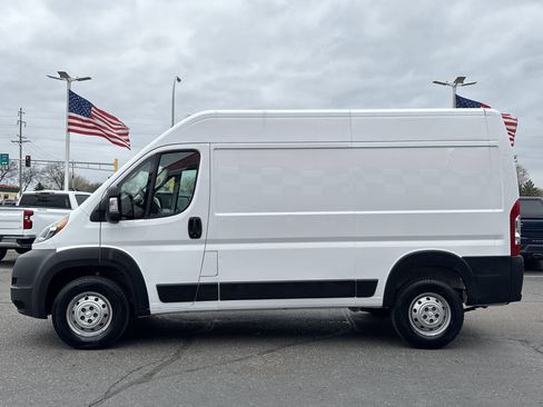 Used 2022 RAM ProMaster 3500 w/ Convenience Group FWD image 4