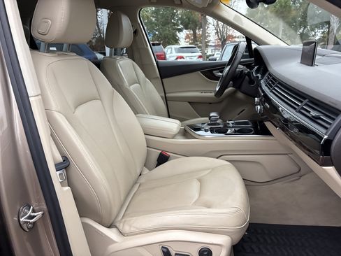Used 2019 Audi Q7 3.0T Prestige w/ Prestige Package image 35