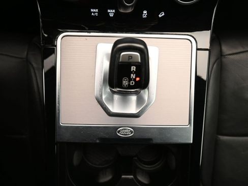 Used 2020 Land Rover Range Rover Evoque SE image 18