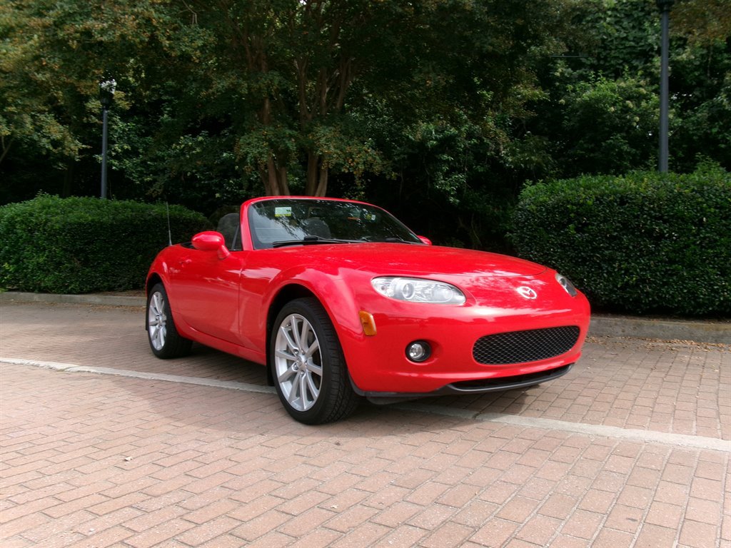 Used 2006 MAZDA MX-5 Miata Sport RWD image 4