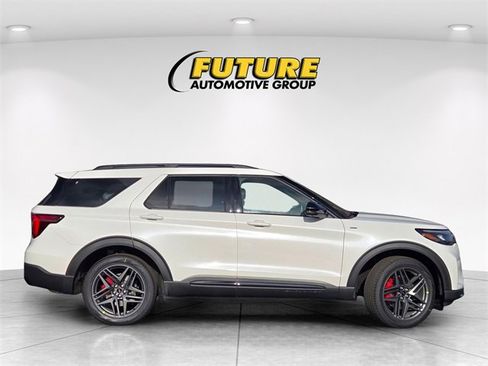 New 2026 Ford Explorer ST-Line w/ ST-Line Street Pack image 8