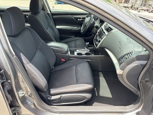 Used 2018 Nissan Altima 2.5 SV FWD image 6