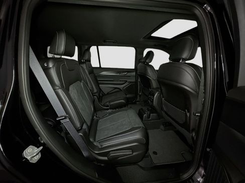 New 2025 Jeep Grand Cherokee L Altitude AWD/4WD image 33