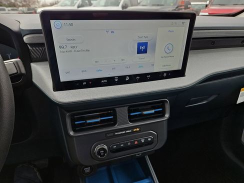 New 2026 Ford Maverick XLT image 25