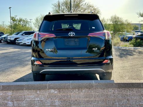 Used 2018 Toyota RAV4 XLE image 4