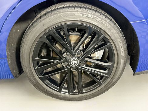Used 2025 Toyota Camry SE FWD image 11