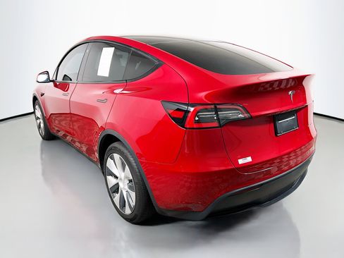 Used 2021 Tesla Model Y Long Range image 8