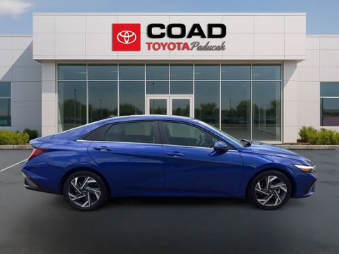 Used 2025 Hyundai Elantra Limited FWD image 6