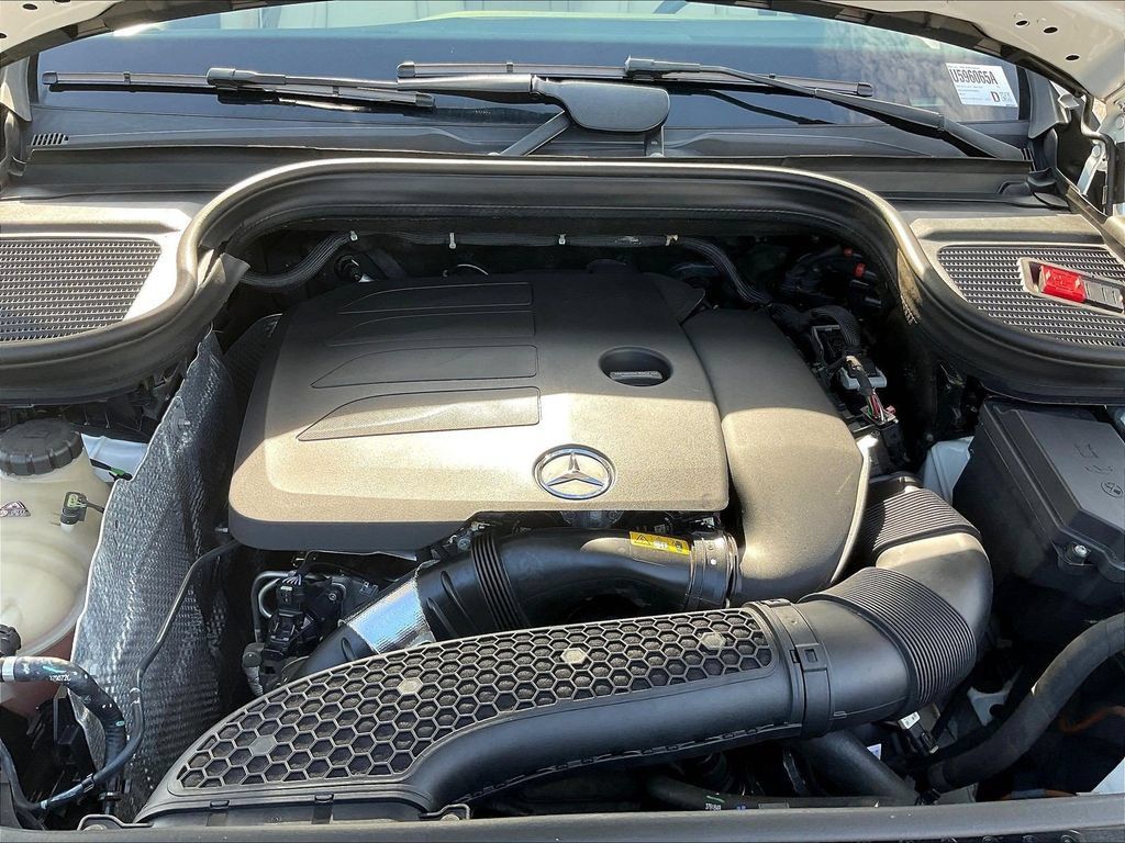 Used 2022 Mercedes-Benz GLE 350 4MATIC image 32