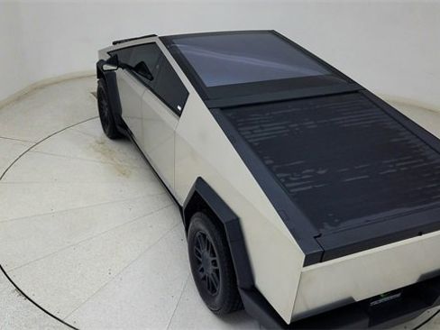 Used 2025 Tesla Cybertruck AWD Crew Cab image 76