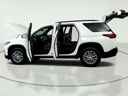 Certified 2023 Chevrolet Traverse LT FWD image 10