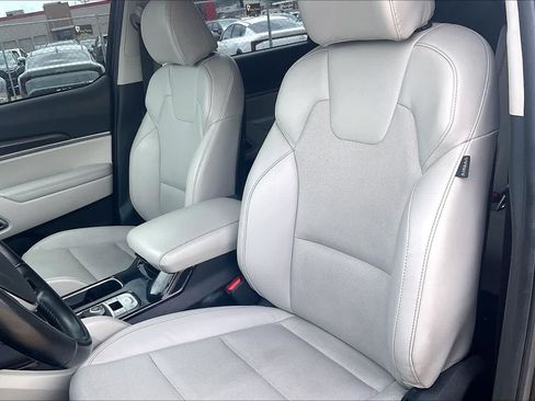 Used 2023 Kia Telluride S FWD image 9