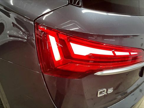 Used 2023 Audi Q5 2.0T Premium w/ Convenience Package image 31