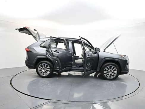 Used 2020 Toyota RAV4 XLE Premium image 42