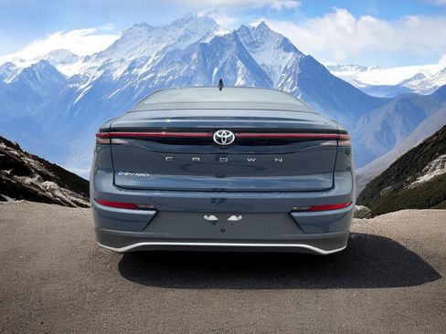 New 2026 Toyota Crown XLE AWD/4WD image 4