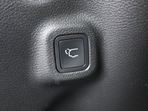 Used 2022 Jeep Compass Limited w/ Elite Group image 16