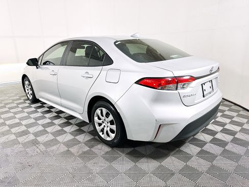 Used 2024 Toyota Corolla LE FWD image 5