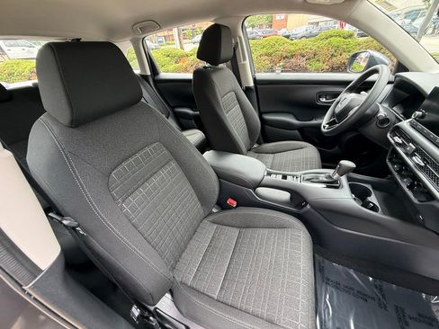 Used 2025 Honda HR-V LX image 37