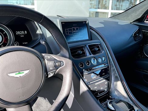 Used 2023 Aston Martin DB11 Coupe RWD image 5