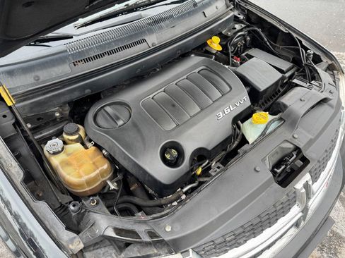 Used 2013 Dodge Journey SXT w/ Safe & Sound Group image 25