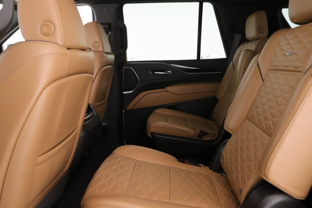 Used 2022 Cadillac Escalade Premium Luxury w/ Performance Package AWD/4WD image 29
