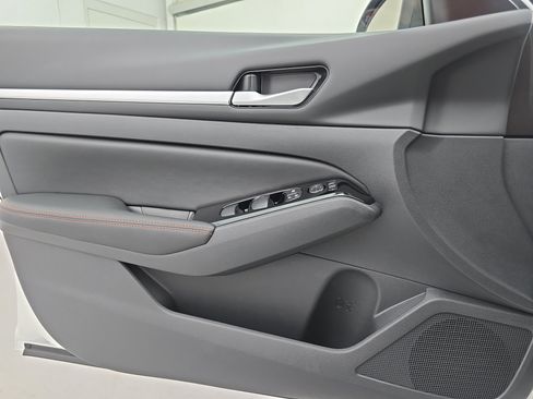 New 2025 Nissan Altima 2.5 SR image 25